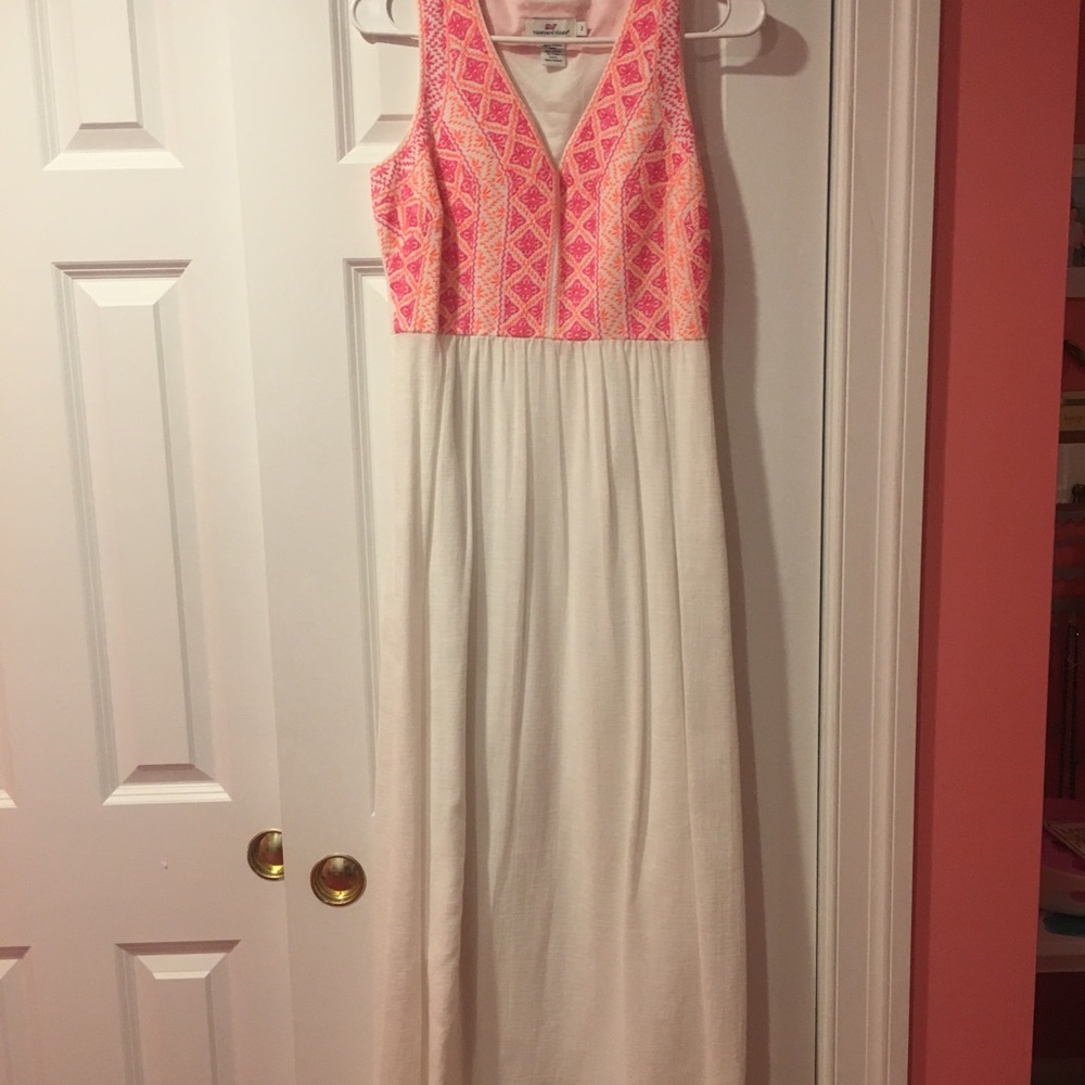 Vineyard vines dress in great condition